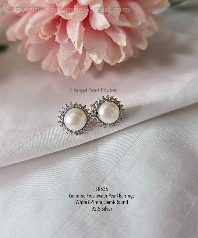 ต่างหูไข่มุกแท้สีขาวทานตะวัน 8-9mm ล้อมเพชร CZ เงินแท้